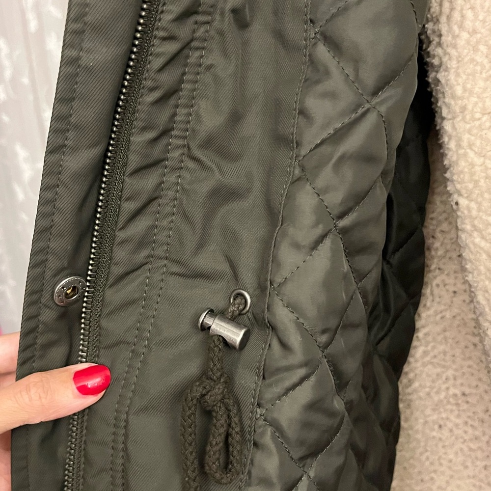 LEVIS Olive Green Sherpa Lined Women's Parka Coat Size Medium - Picture 15 of 16